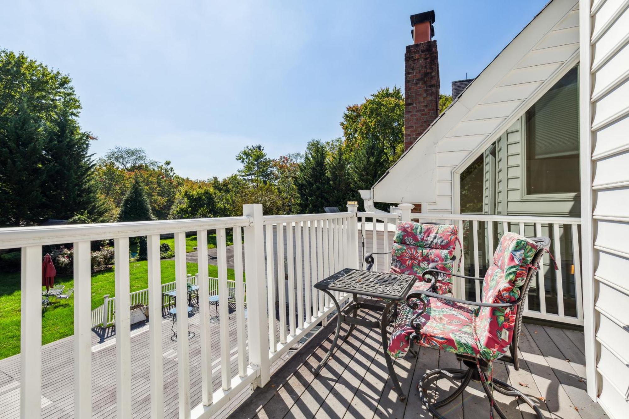 The Columbia Inn At Peralynna Exterior foto