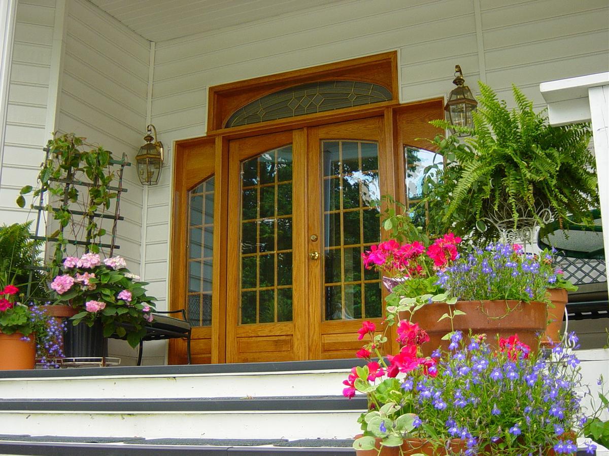 The Columbia Inn At Peralynna Exterior foto