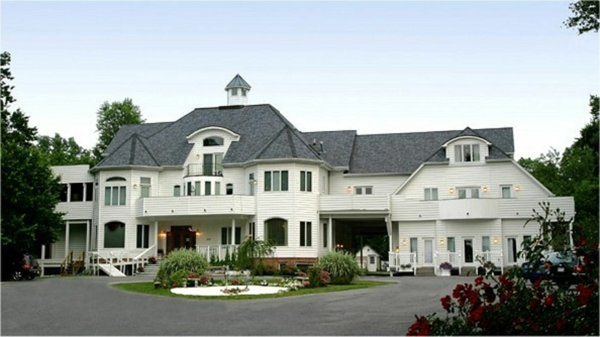 The Columbia Inn At Peralynna Exterior foto